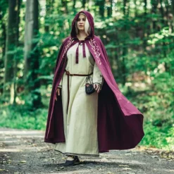 Leonardo Carbone Cape Serafina, Rouge -Vetements Halloween Boutique cape serafina rouge 2