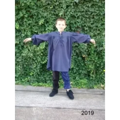 Leonardo Carbone Chemise De Garçon Médiévale Rouge -Vetements Halloween Boutique chemise de garcon medievale rouge 2