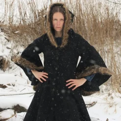 Mytholon Manteau Lilian Avec Fourrure 8 Mytholon Manteau Lilian Avec Fourrure -Vetements Halloween Boutique manteau lilian avec fourrure 2