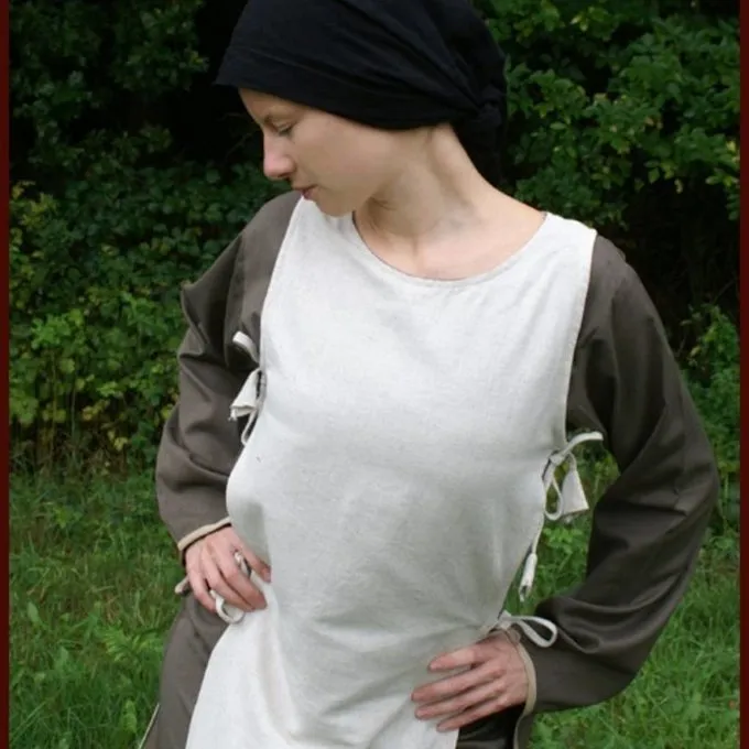 Robe Médiévale Agnes Blanc-vert Olive 2 Robe Médiévale Agnes Blanc-vert Olive – Image 2