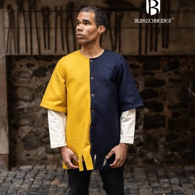 Burgschneider Surcoat Aleran, Côté Droit, Jaune 3 Burgschneider Surcoat Aleran, Côté Droit, Jaune – Image 3